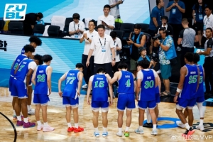 kaiyun-半决赛不敌清华男篮 白鸥大学球员赛后走到清华替补席鞠躬致敬