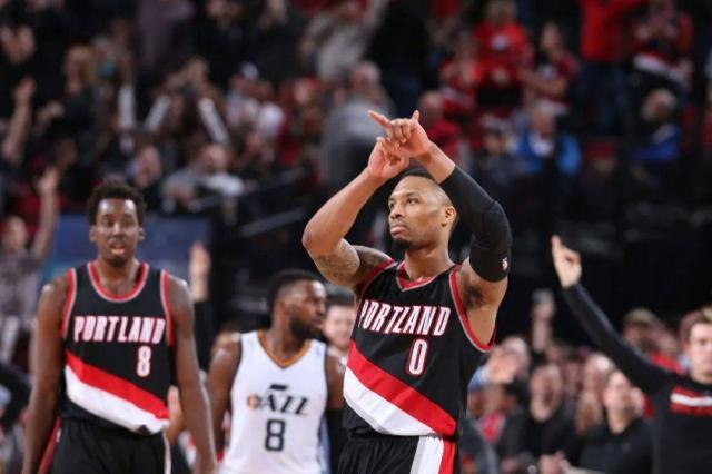 1689489929564055110.jpeg 开云体育下载app-利拉德度过33岁生日 开拓者送上最后一次祝福?