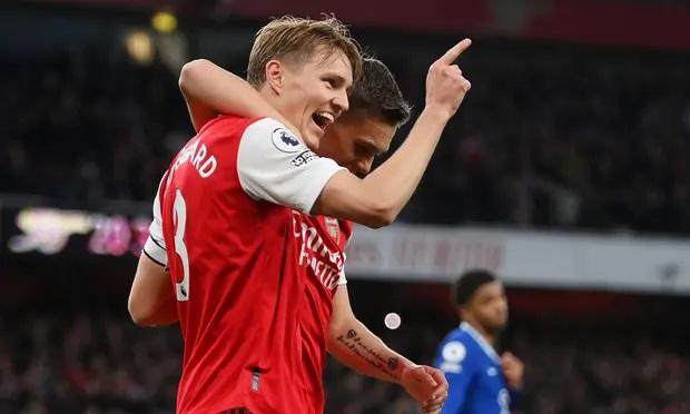 开云-痛打切尔西终结4连不胜 阿森纳重回胜轨暂登榜首