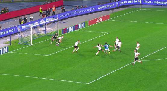 开云体育官方网站-【人物】C罗与贝斯特的结合体，K77的巴洛克美学