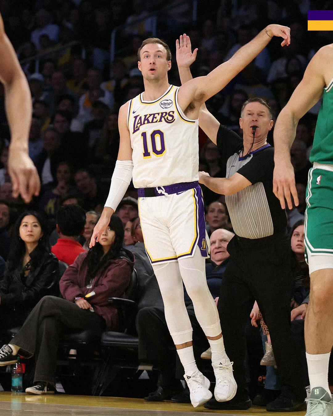 开云体育官方网站-1战轰进29个三分球！黄蜂大胜凯尔特人，证明湖人的1个操作太关键