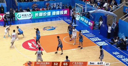 第二阶段最佳一战!徐杰三分6中4轰20+5助攻 送四川男篮32连败